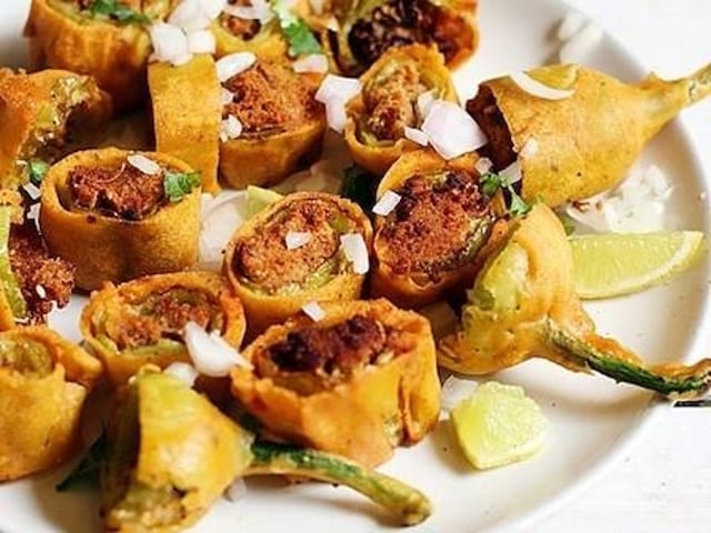 Bucket Cut Mirchi.